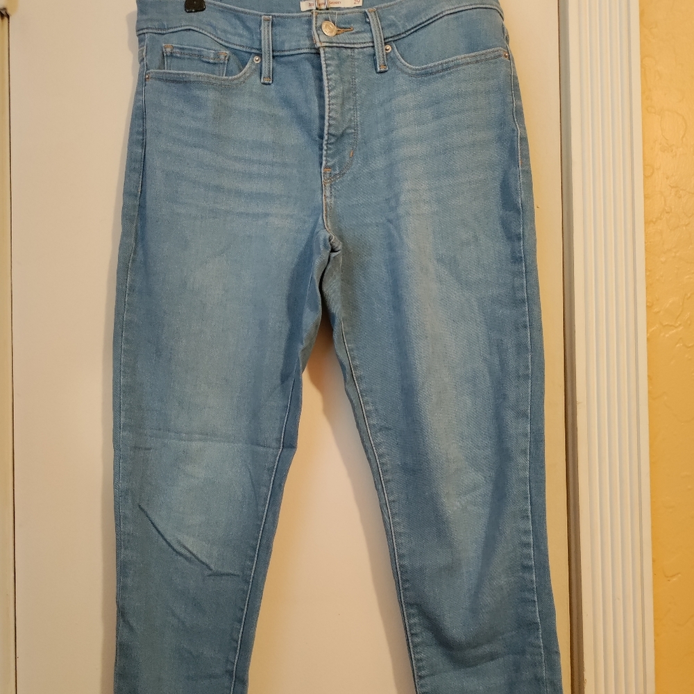 311 shaping skinny Levi's